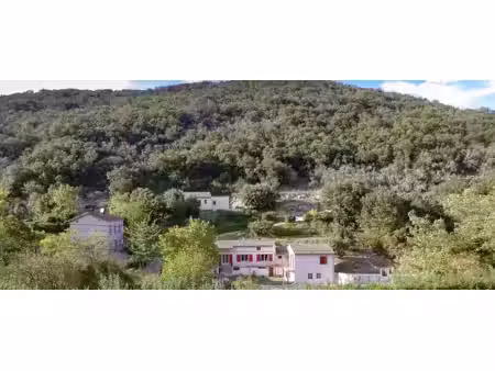 saint-jean-du-pin – maison ancienne de 100 m² avec piscine sur 2040 m² de terrain  au...