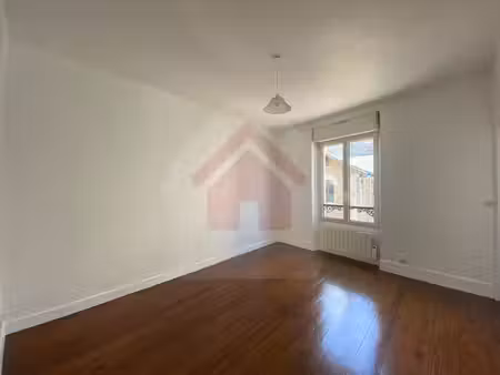 appartement 2 pieces - 51 m² - centre ville dourdan