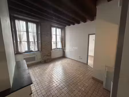 t2 - 25 rue lanterne 69001 lyon