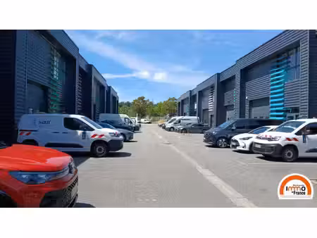 local d'activites bureau et stockage avec climatisation 110 m2 val de reuil louvier