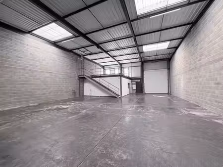 location local d’activités decines charpieu 69150 319m²
