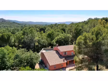 maison forcalqueiret de 160 m2 sur un terrain de 6000 m2 en zone naturelle