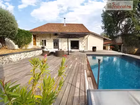 maison t7 de 168 m2 avec piscine  double garage  grande dépendance fermée et jardin arboré