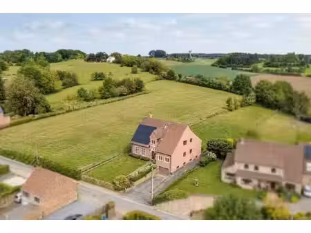 statige en uitzonderlijk ruime woning op prachtig perceel...
