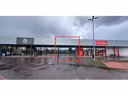 bien commercial à louer à balen pour € 2.500