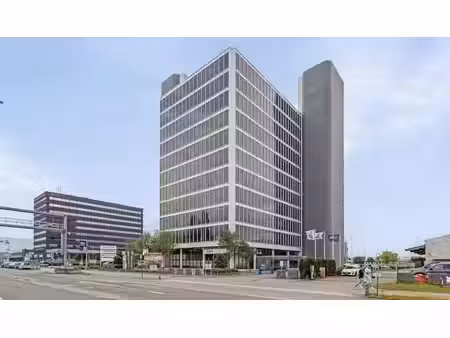bureaux rénovés à louer dans le bâtiment ahlers à anvers