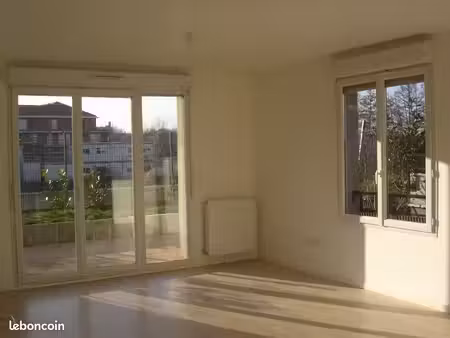 appartement à louer f 3 avec jardin privatif et 2 terrasses