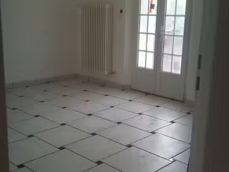 maison à la campagne au pied de montereau fault yonne