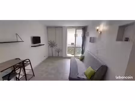 studio à côté de l'université upvd