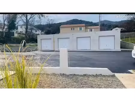garage dans propriété sécurisée
