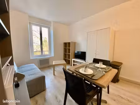 studio meublé et rénové à louer