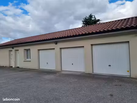 box fermé à louer meyzieu