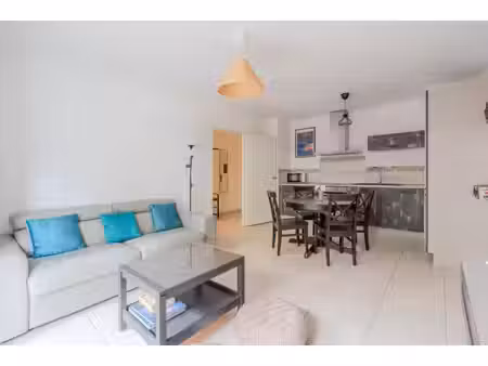 f3 57m² avec terrasse privative
