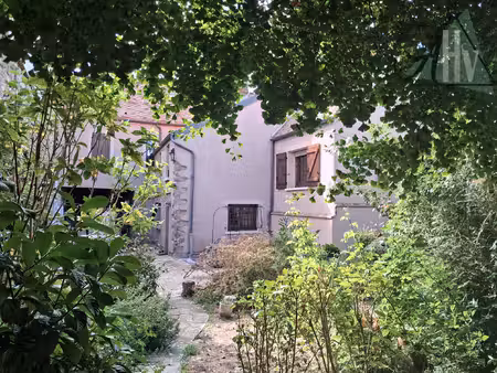 maison de caractère au coeur de nangis avec jardin clos