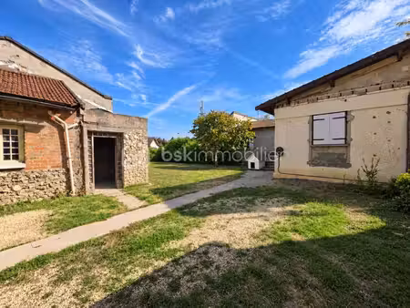 a saisir - sur 2 rues - terrain de 551m²