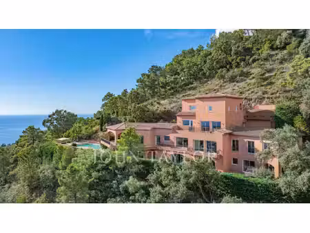magnifique maison familiale avec une vue mer panoramique