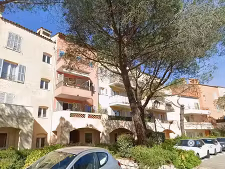 location meublée appartement 2 pièces 27.62 m² à mougins (06250)  754 €