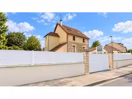 exclusivite - plaisir – secteur mairie / centre-ville – spacieux 2 pièces en rez-de-chauss