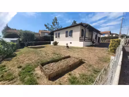 a masseube  maison de plain-pied