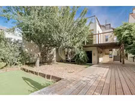 belle maison familiale avec piscine  idéalement située