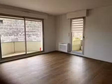 location appartement 3 pièces 66.76 m² à bordeaux (33000)  2 358 €
