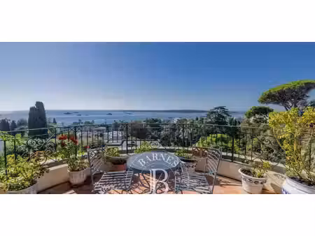villa avec piscine en bord de mer cannes (06)