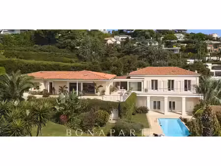 villa avec piscine en bord de mer cannes (06)