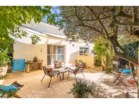 jolie maison avec dépendance à saint etienne du grès