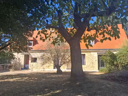 ensemble immobilier composé d'une maison d'habitation  d'un séjoir à tabac  d'une sépendan