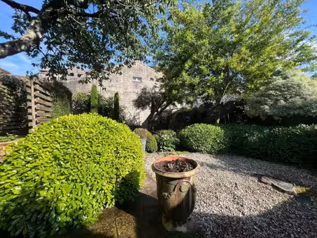 maison rénovée de 245m² avec jardin à tonneins – centre-ville