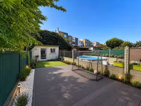 charmante maison avec terrasse et jardin