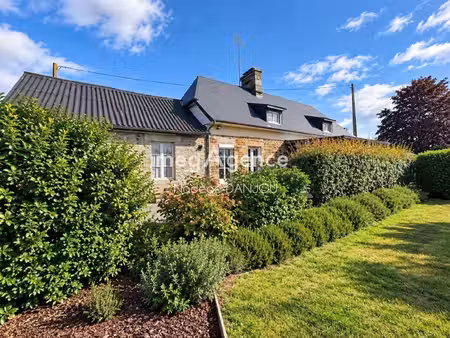 maison en pierre - grands garages et fort potentiel d'amenagement 14380 noues de sienne