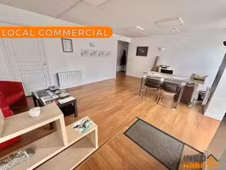 location bureaux et commerces à saint-aubin-du-cormier (35140) : à louer / 77m² saint-aubi