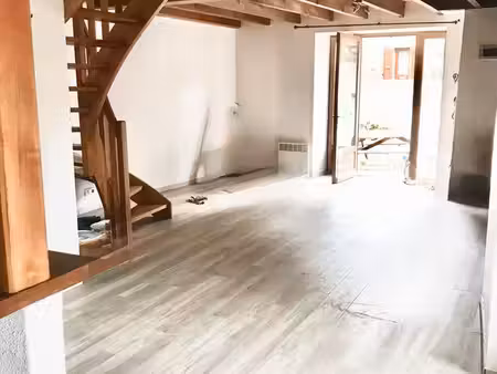 maison t3 lumineuse de 87 m² avec cour privée — pierrefiche (15 min de mende et marvejols)