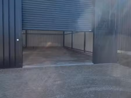 local  hangar 100m2
