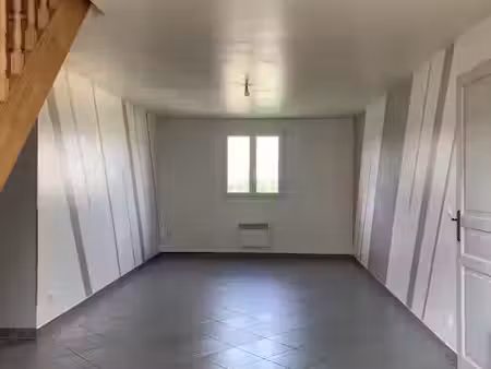 location appartement 5 pièces 98.1 m² à creysse (46600)  595 €