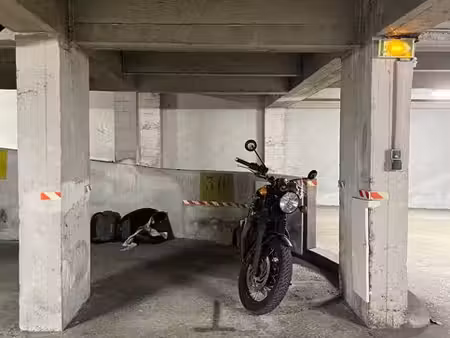 location place parking moto/scooter paris 7ème