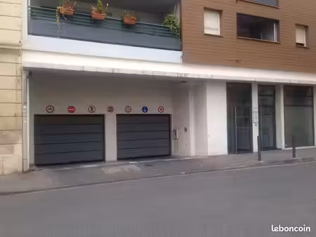 place parking rue abbé de l'epée 13005