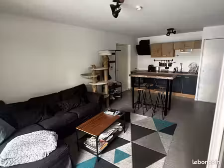 t2 43m2 avec terrasse et parking