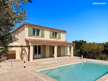 propriété 5 pièces 175 m²