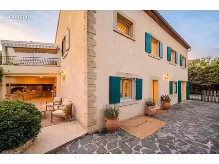 villa individuelle de 245 m² ou 2 maisons indépendantes avec vue luberon