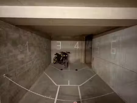 parking moto / scooter / 2 roues sécurisé