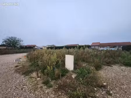 terrain 601 m² drace