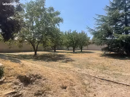 terrain 1 200 m² lancie