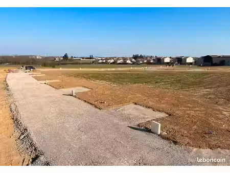 terrain 233 m² montanay