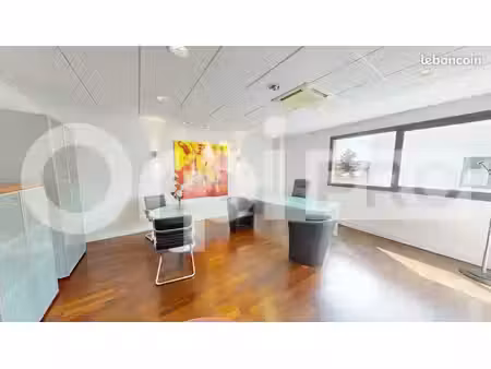 bureau 138 m²