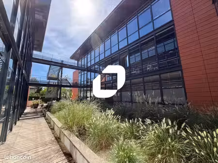 bureaux 855 m²