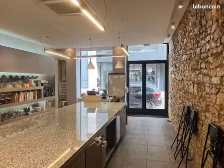 lyon 69006 -vends murs commerciaux - rue bossuet - rdc 75m²