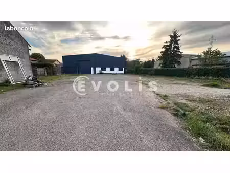 local d'activité 550 m²