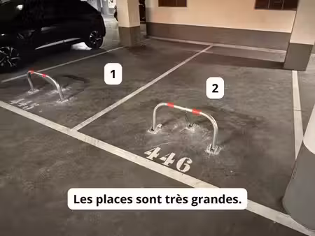2 places de parking côte à côte - 8e arrondissement - très rare